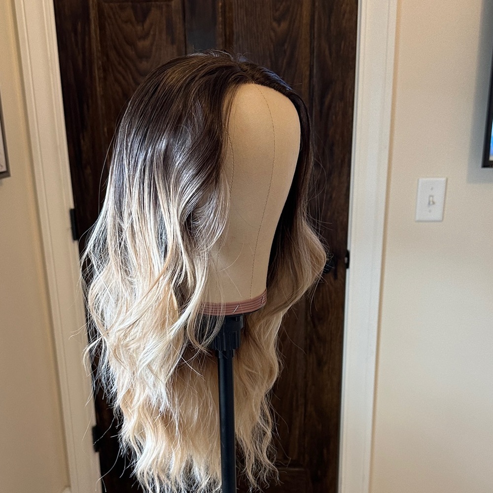 Chelsey Smith Crowns Renee Petite - Picture 10 of 12